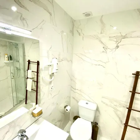 Red Em A 250m Do Santuario Фатима