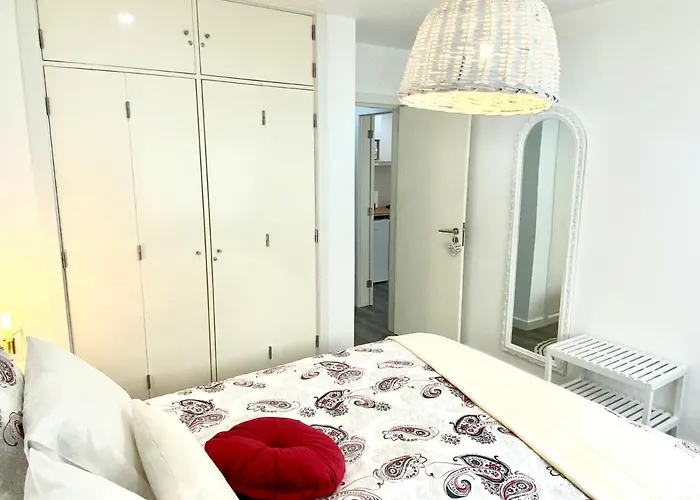 Apartment Red Em A 250m Do Santuario Fatima